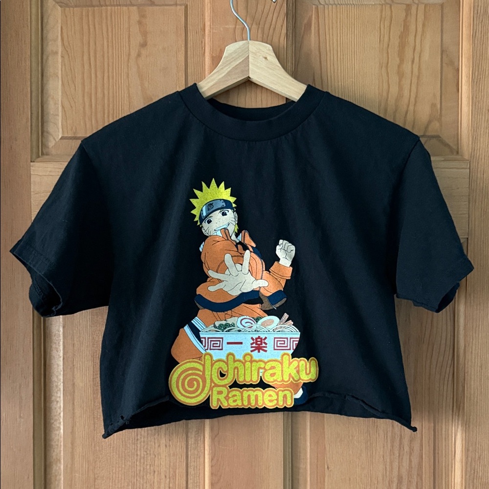 Naruto Size small Cropped Ramen Pose Short Sleeve Tee T-Shirt